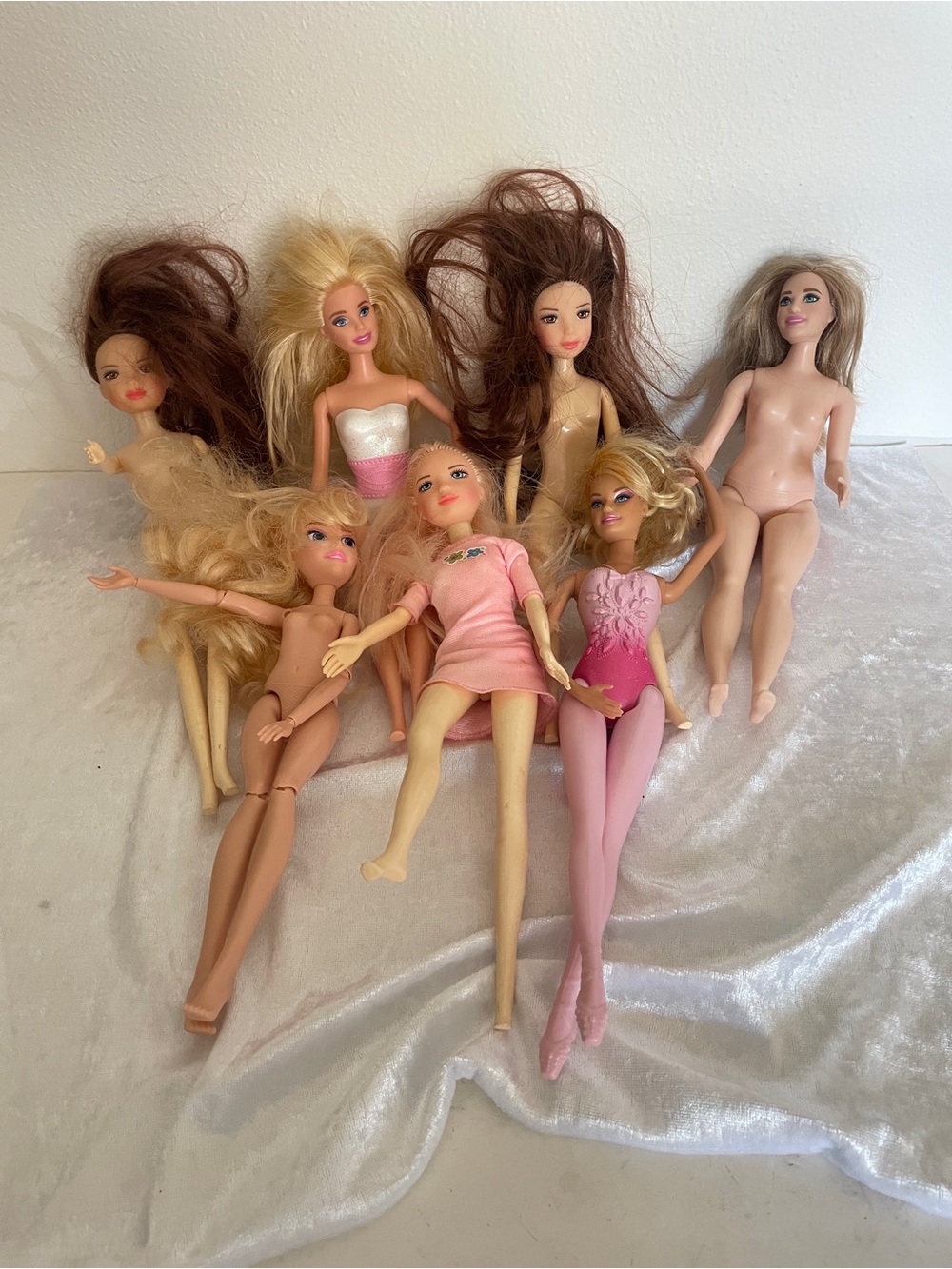 Assorted Pink Dolls Playset - Mixed Fashion Dolls 7 various dolls in lot.